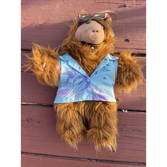1988 ALF Alien Plush Hand Puppet Doll Hawaiian Shirt Vintage 80s TV Toy - Picture 1 of 3